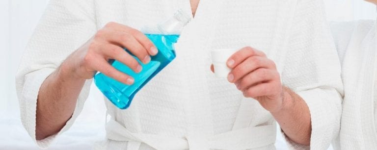 Quais os benefícios do enxaguante bucal?