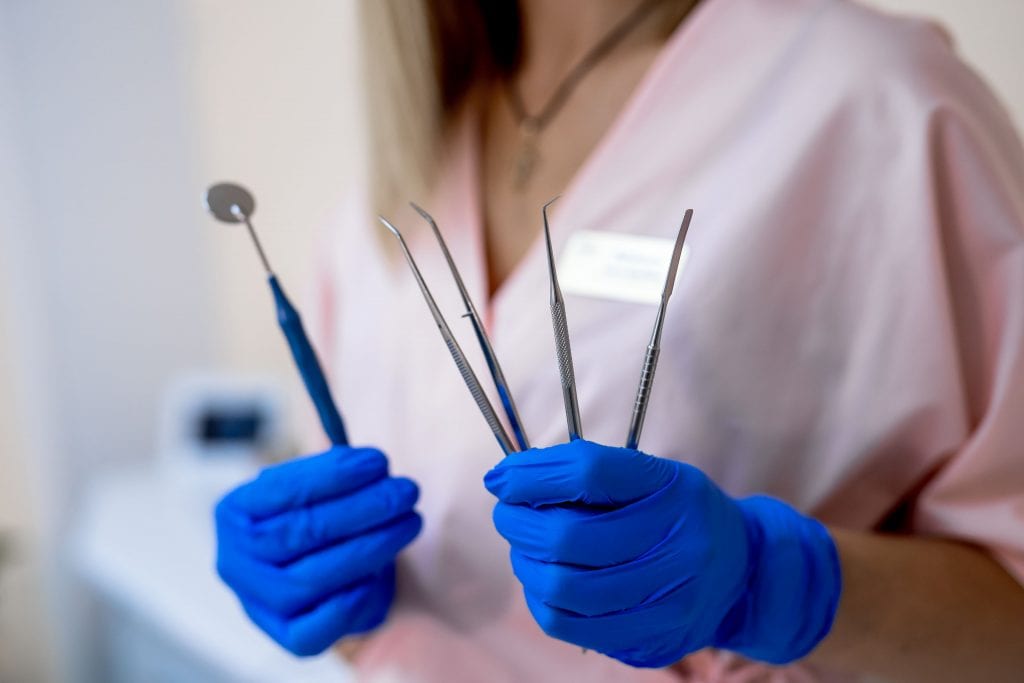 Agende uma avaliação para ver como estão seus dentes