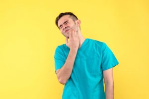 Cárie no dente Definição, sintomas, causas e tratamentos